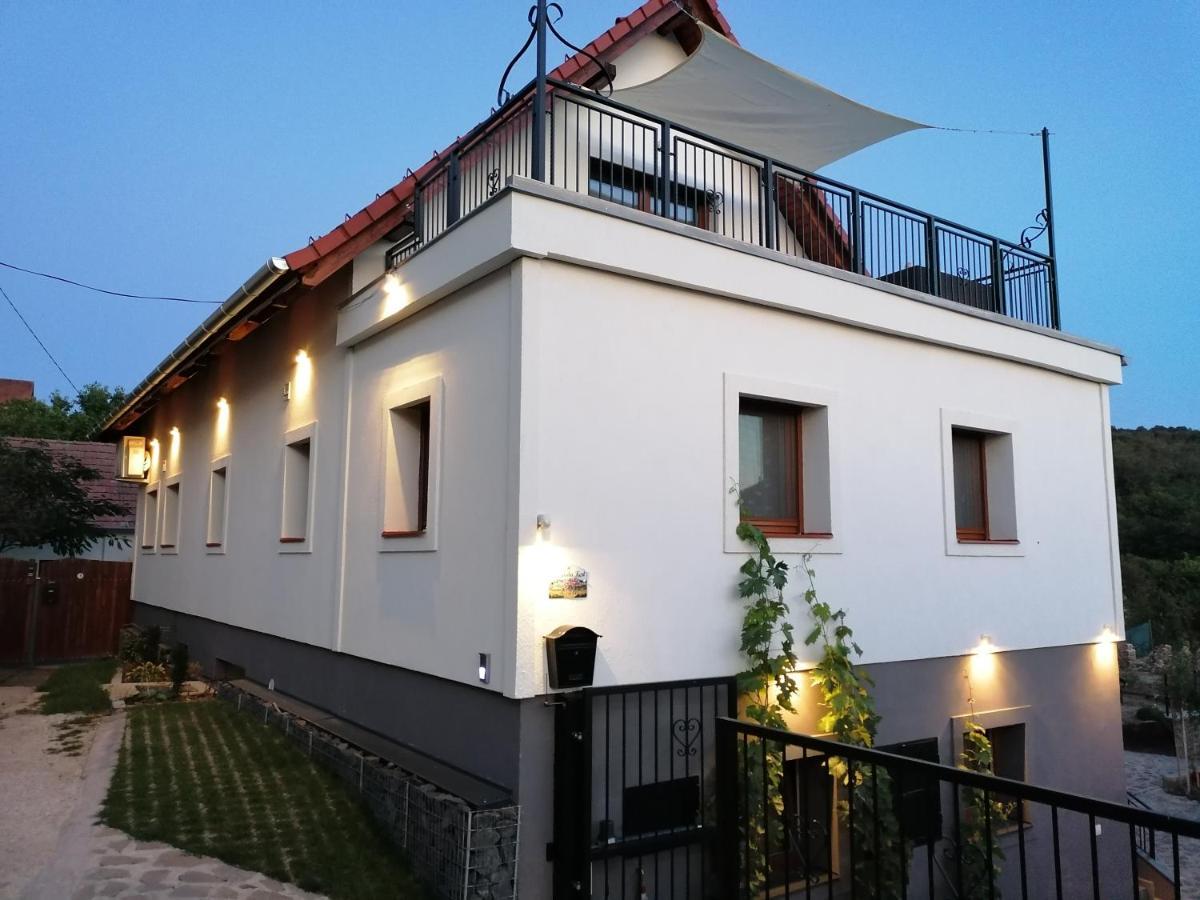 Szigligeti Mandula Kert Vendeghaz Apartment Екстериор снимка
